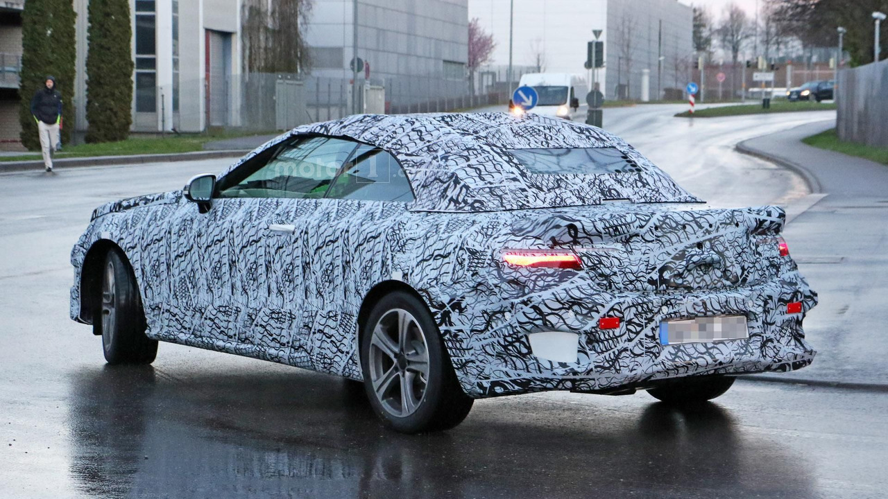 New Mercedes E-class loses its roof - Image 2